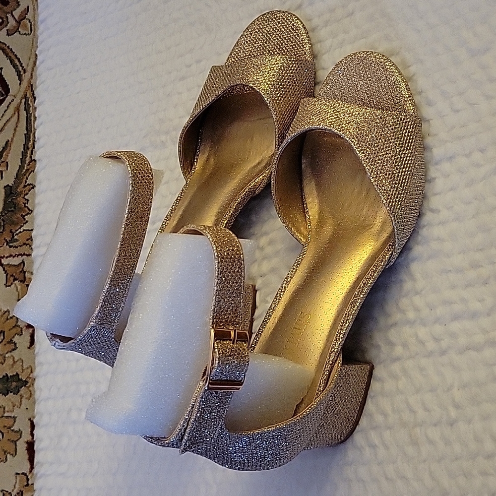 Dream Pairs Chunkle gold glitter low block 3" heel sandals ankle strap 9.5 NEW… - Picture 2 of 12